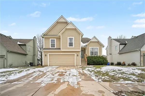 17897 W 163rd Terrace, Olathe, KS 66062