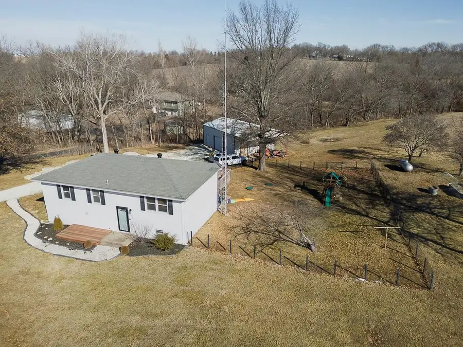 20940 Mclouth Road, Tonganoxie, KS 66086 - Image #2