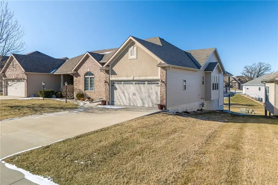 4410 Stonebridge Drive, Saint Joseph, MO 64505 - Image #2