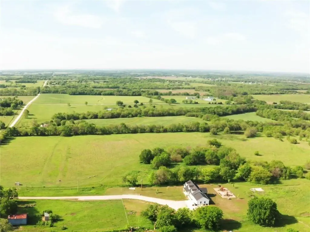 34946 Spring Valley Road, Paola, KS 66071 - Image #1