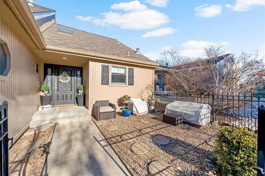 448 Point Drive, Lees Summit, MO 64064 - Image #3