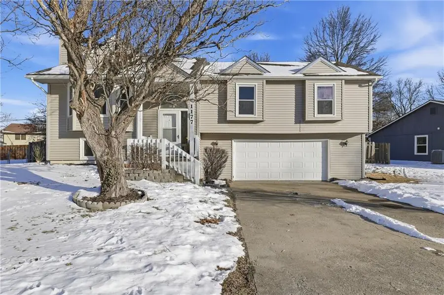 1177 Greenwood Park Street, Tonganoxie, KS 66086 - Image #3