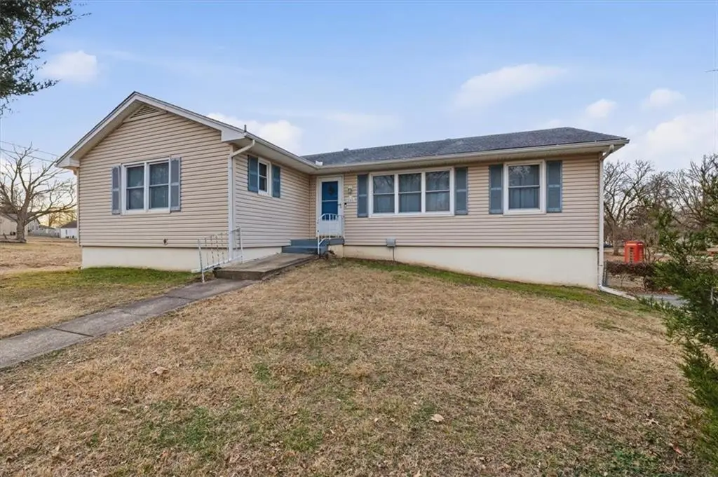205 W Olive Street, Raymore, MO 64083 - Image #1