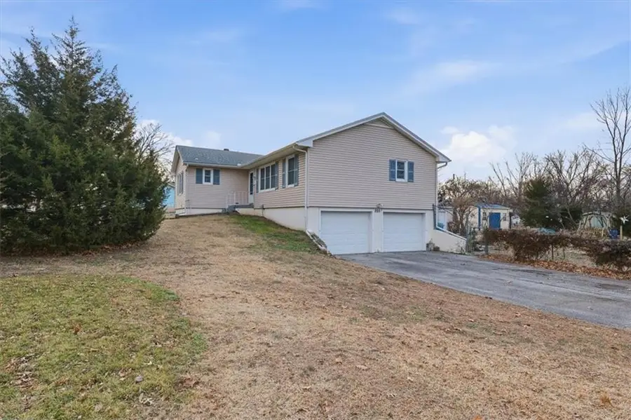 205 W Olive Street, Raymore, MO 64083 - Image #3