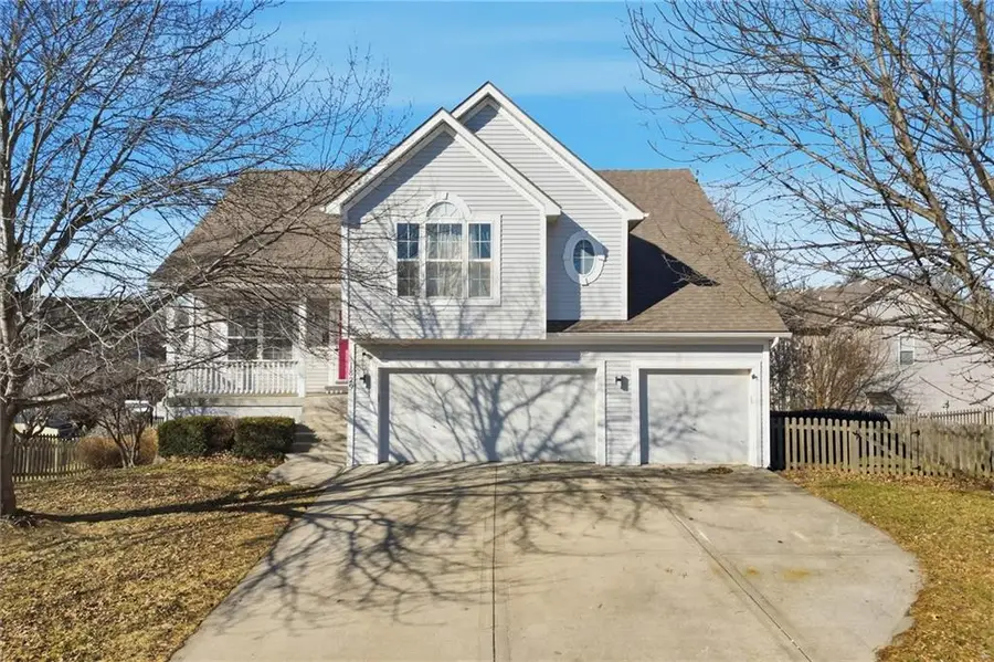 1829 White Tail Lane, Liberty, MO 64068 - Image #2