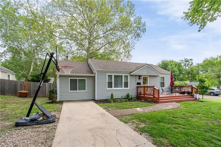 7637 Conser Street, Overland Park, KS 66204 - #2