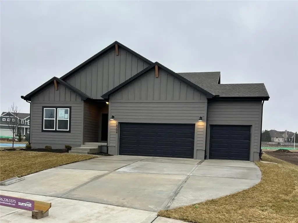 18204 W 166th Terrace, Olathe, KS 66062 - Image #1