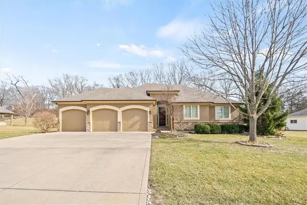 1606 Whispering Ridge, Pleasant Hill, MO 64080
