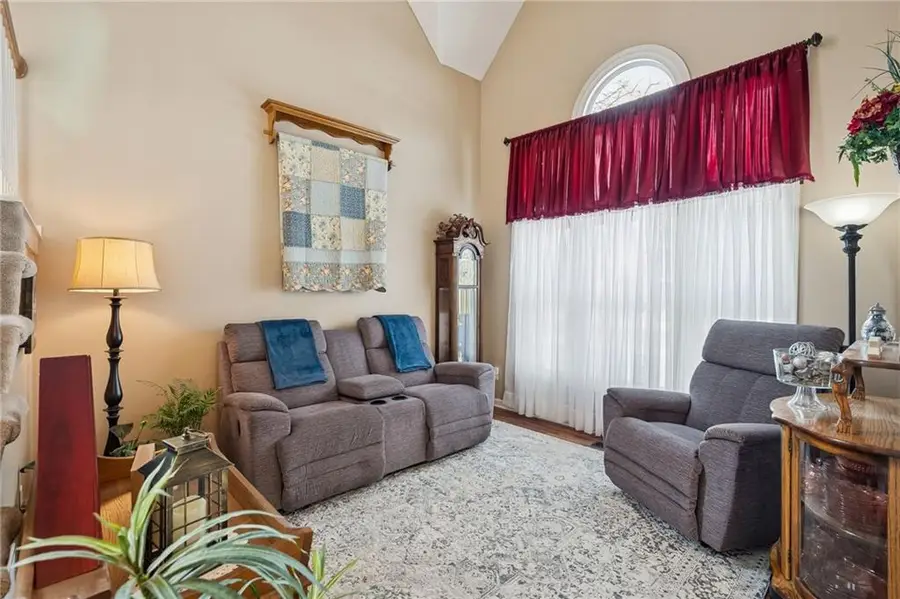 2120 S Lindenwood Drive, Olathe, KS 66062 - Image #3