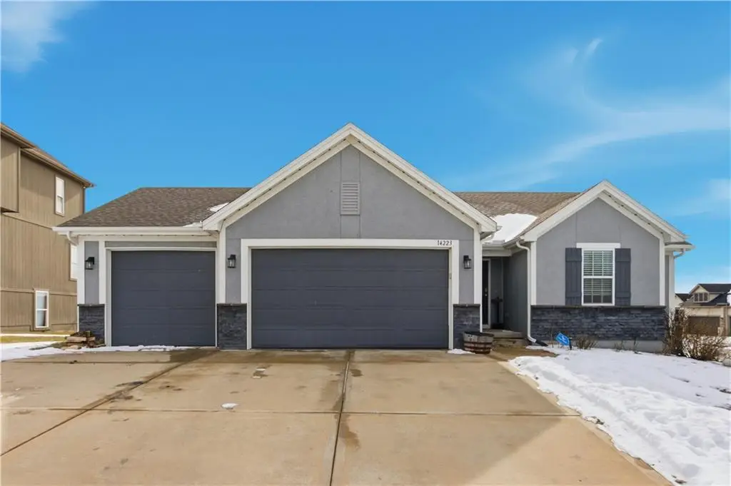 14223 Amanda Lane, Basehor, KS 66007 - #1