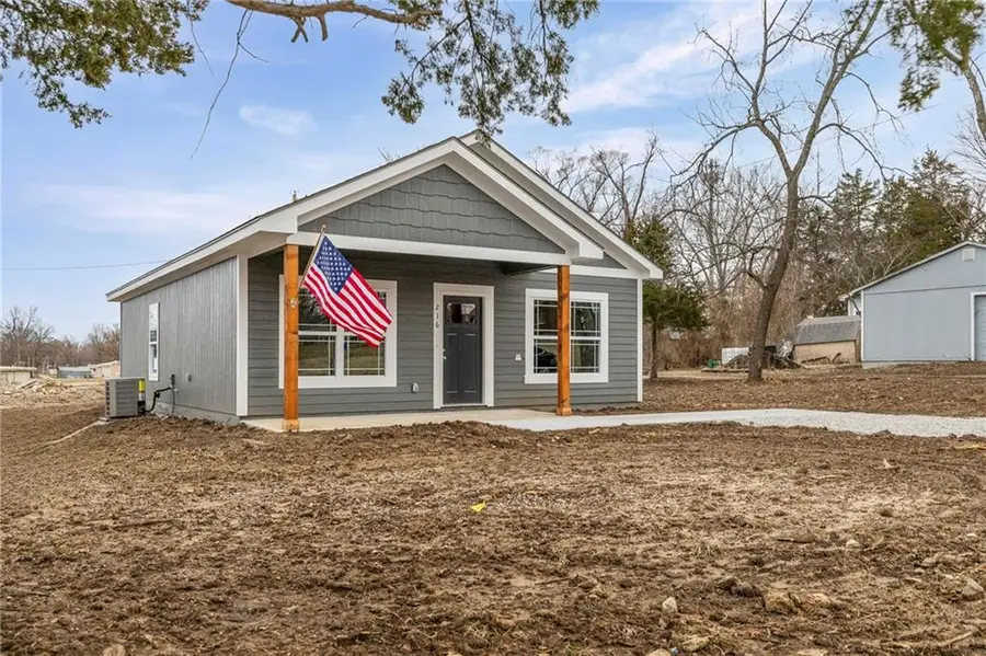 216 W 4th Street, Pomona, KS 66076 - #3