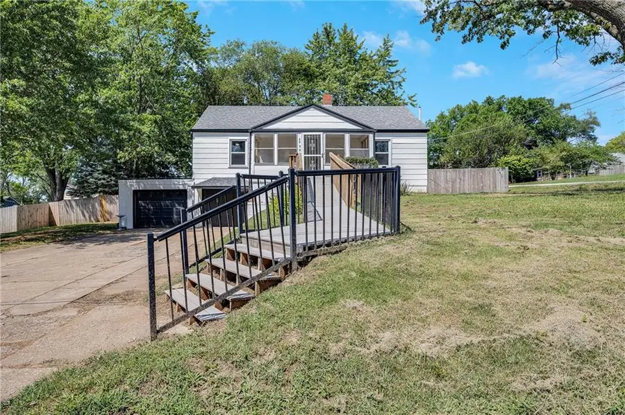 4000 Crescent Avenue, Kansas City, MO 64133 - #2