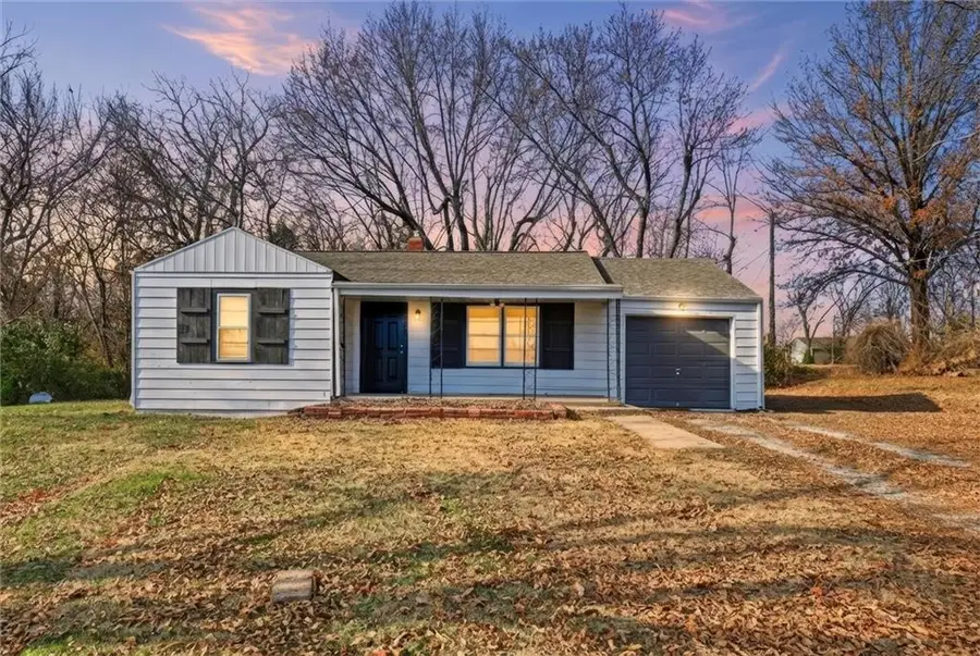 108 N Austin Street, Oak Grove, MO 64075 - #2