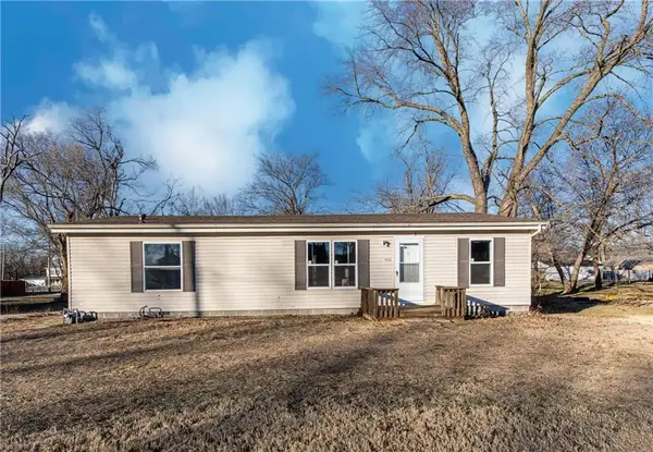 618 Locust Street, Mound City, KS 66056