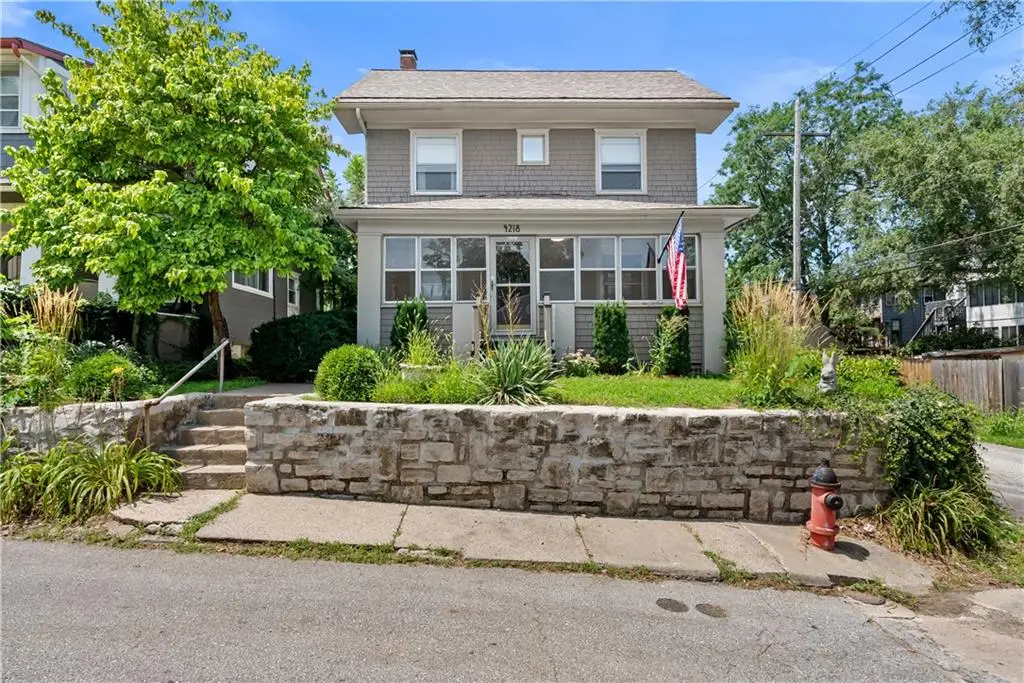 4218 Greenwood Place, Kansas City, MO 64111 - Image #1