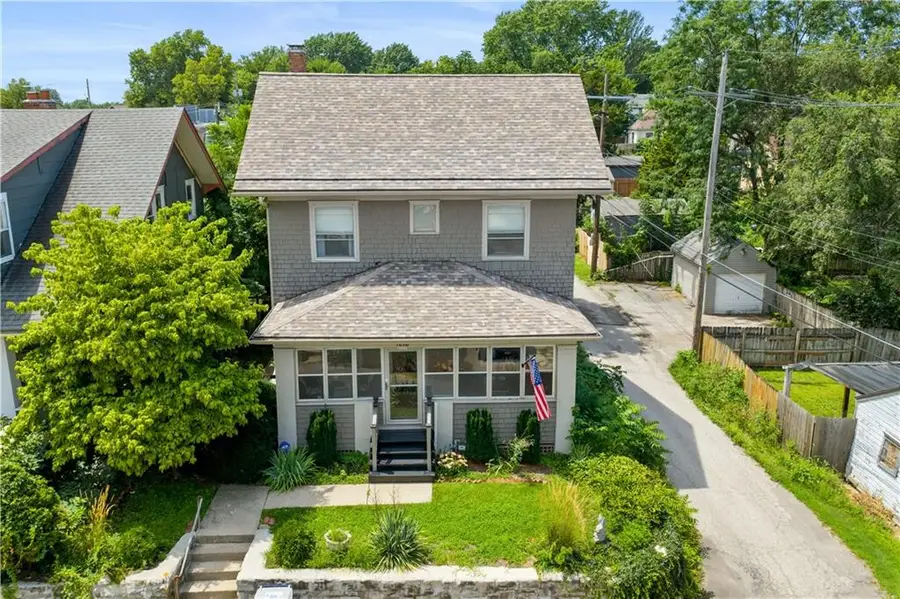 4218 Greenwood Place, Kansas City, MO 64111 - Image #2