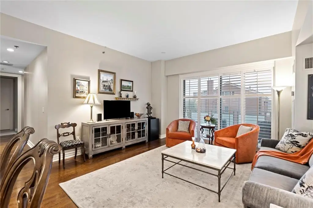 4950 Central Street #306, Kansas City, MO 64112 - Image #1