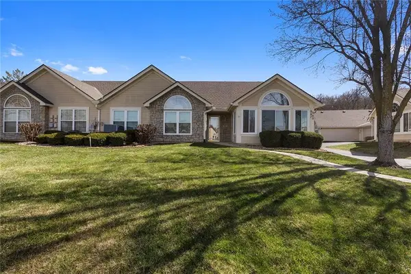 947 NE Devon Drive, Lee's Summit, MO 64064