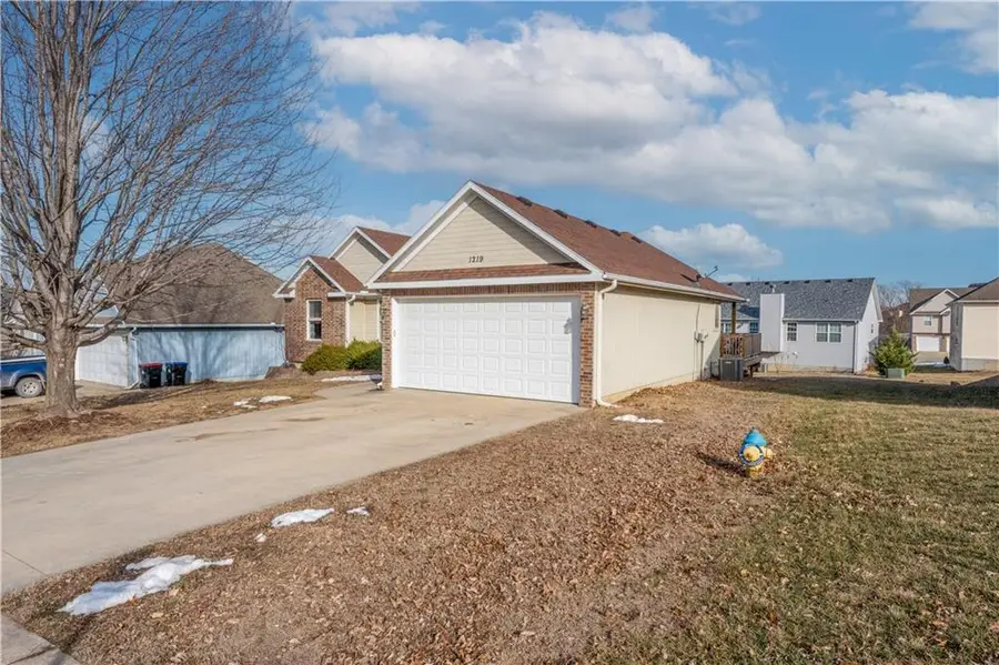 1219 S Countryview Lane, Warrensburg, MO 64093 - #3