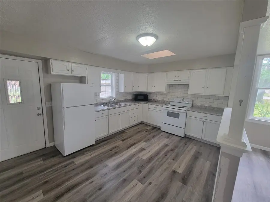 841 S 20th Street, Saint Joseph, MO 64507 - Image #3