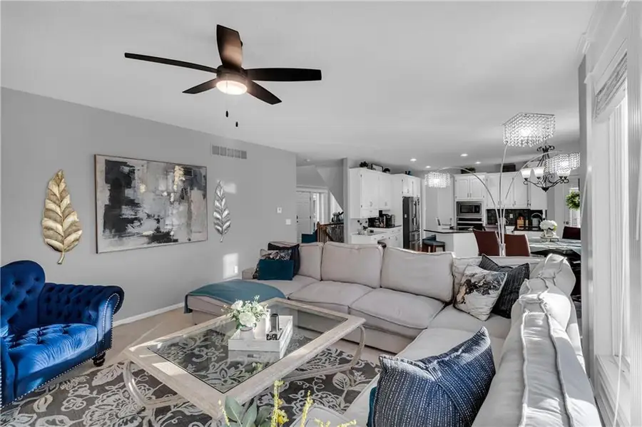 2348 W Trail Drive, Olathe, KS 66061 - Image #3