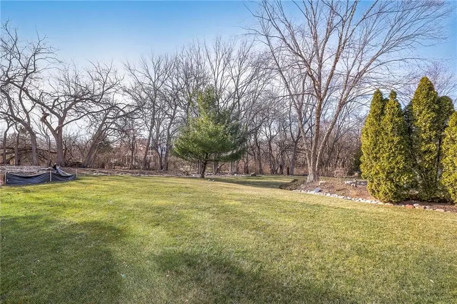 9002 Pine Street, Lenexa, KS 66220 - #3