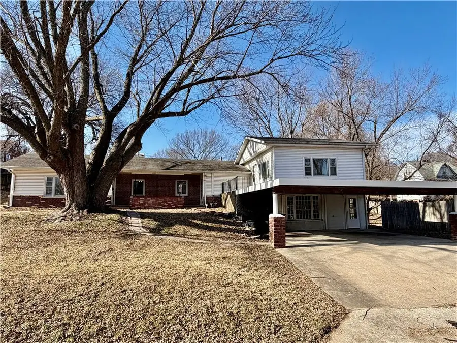 1802 Main Street, Saint Joseph, MO 64505 - Image #2