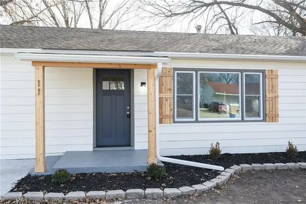 11 Brookside Drive, Paola, KS 66071