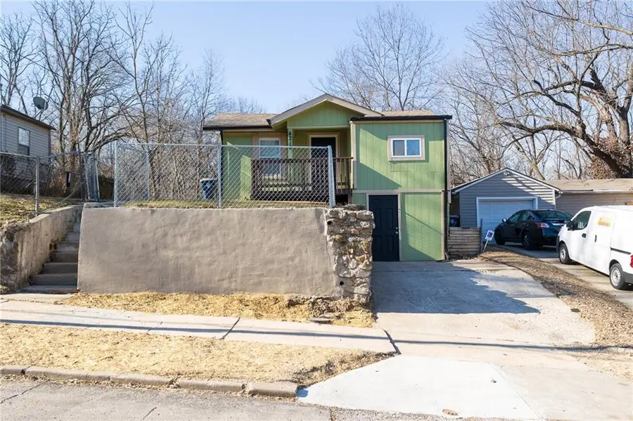 4218 Cypress Avenue, Kansas City, MO 64130 - Image #2
