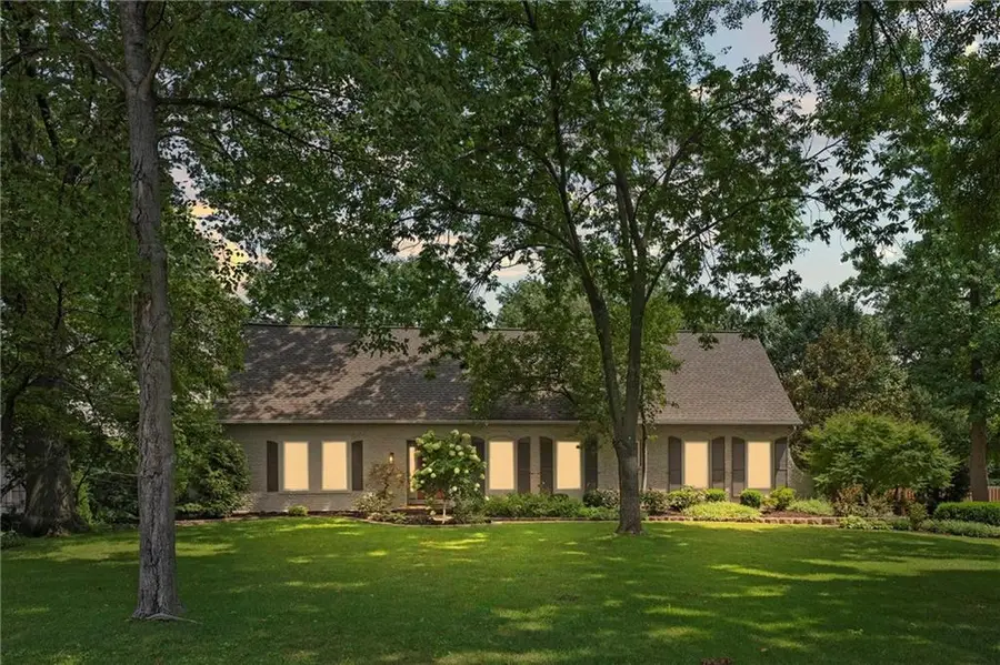 9815 Overbrook Road, Leawood, KS 66206 - #2