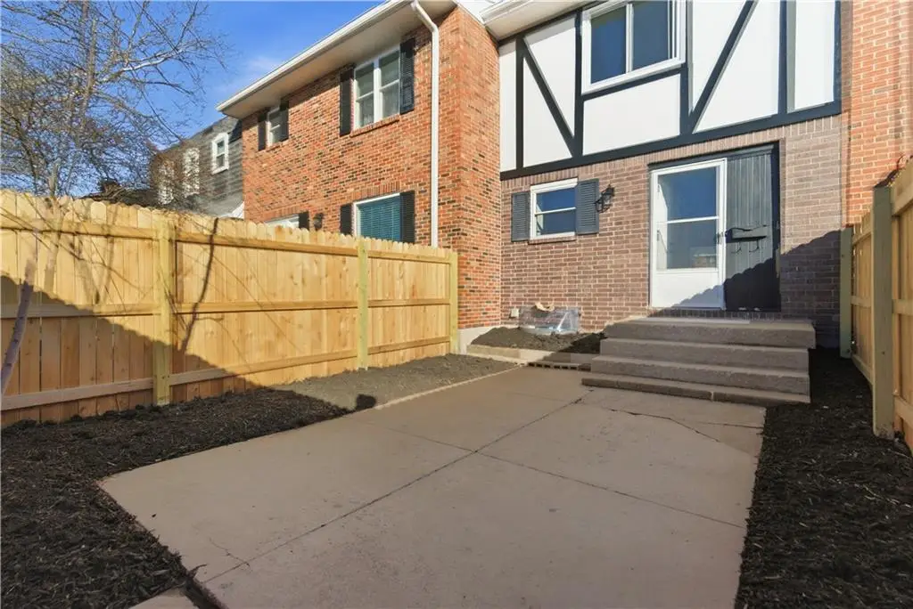 8341 Antioch Road, Overland Park, KS 66212 - Image #1