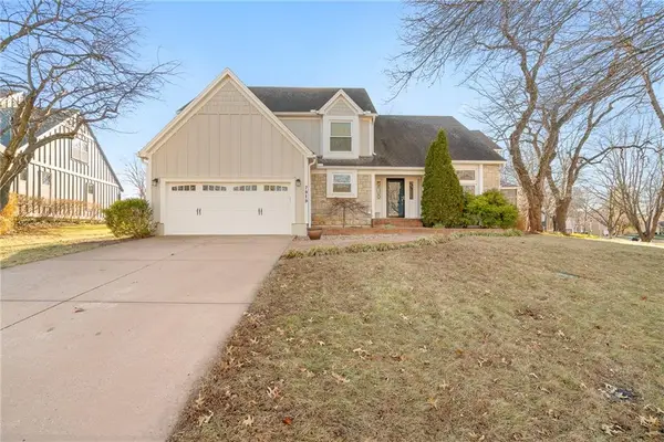 7919 W 116th Terrace, Overland Park, KS 66210