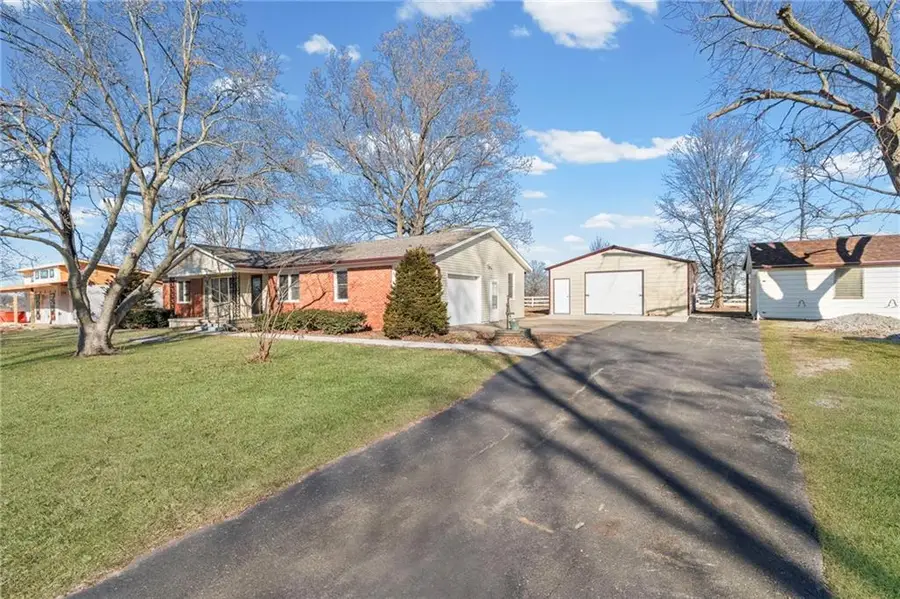 1015 E 10th Street, Carrollton, MO 64633 - Image #2