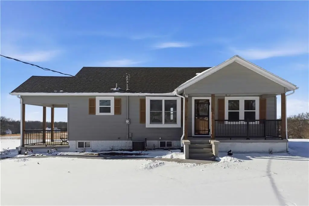 17675 Evans Road, Tonganoxie, KS 66086 - Image #1