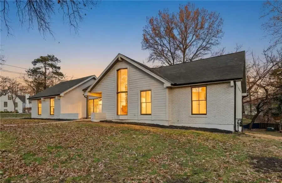 10301 Howe Drive, Leawood, KS 66206 - Image #2