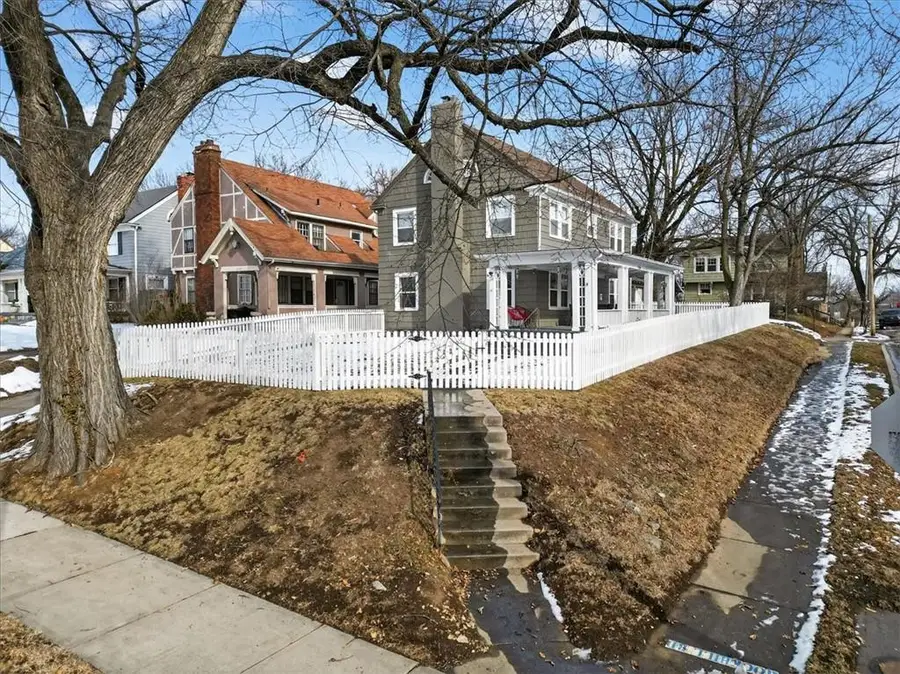 5349 Rockhill Road, Kansas City, MO 64110 - #3