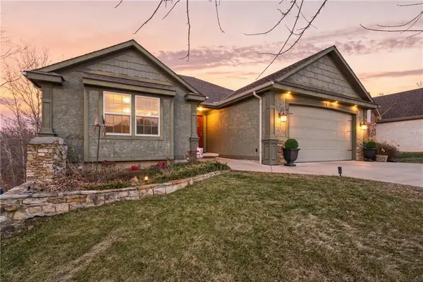 483 S 137th Place, Bonner Springs, KS 66012