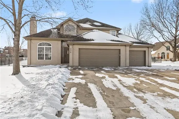 532 SE Asheville Drive, Lee's Summit, MO 64063