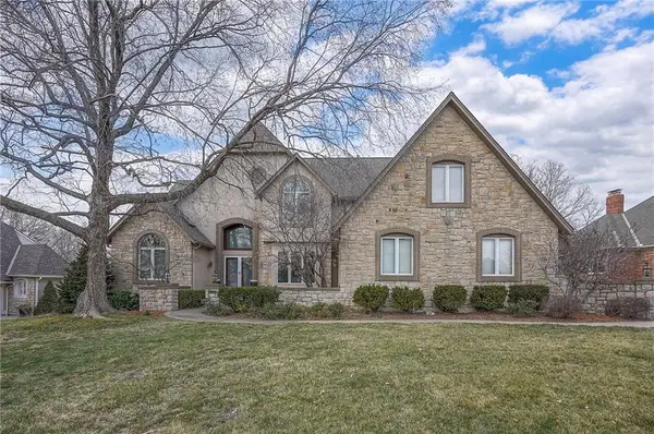 6810 W 132nd Terrace, Overland Park, KS 66209