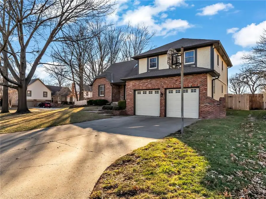 6524 Westgate Circle, Shawnee, KS 66216 - Image #2