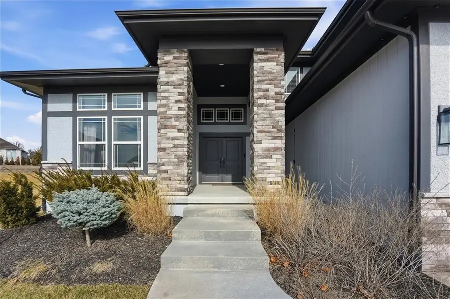 17332 Richards Street, Overland Park, KS 66221 - #3