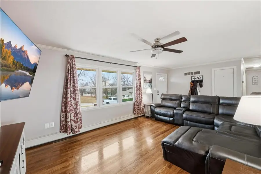 812 Pleasant Street, Odessa, MO 64076 - #3