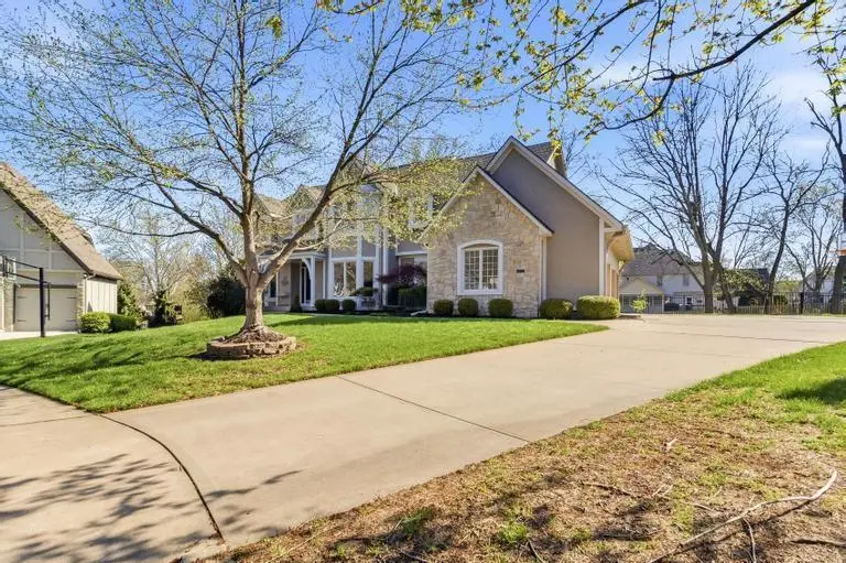 9305 W 139th Street, Overland Park, KS 66221 - #2