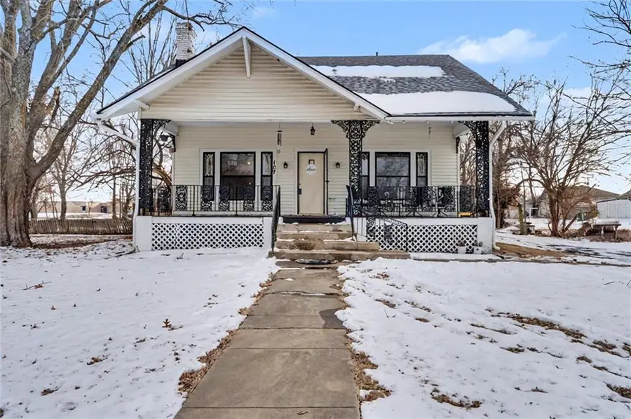 107 E Hale Street, Spring Hill, KS 66083 - #2