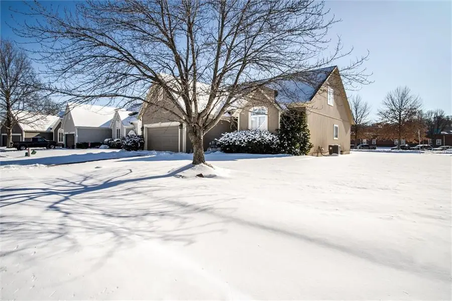5801 NE Hidden Meadows Drive, Lees Summit, MO 64064 - Image #3