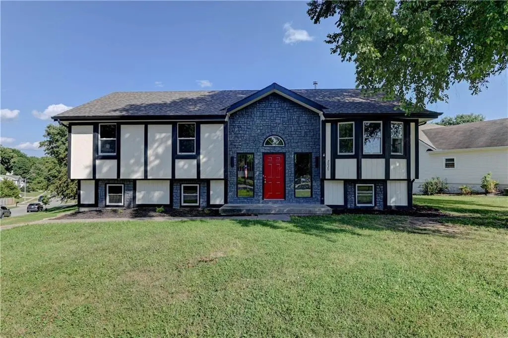 2029 Place Liberte Drive, Liberty, MO 64068 - Image #1