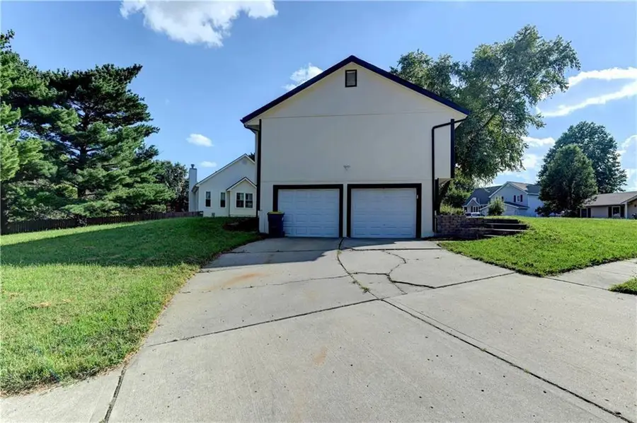 2029 Place Liberte Drive, Liberty, MO 64068 - Image #2