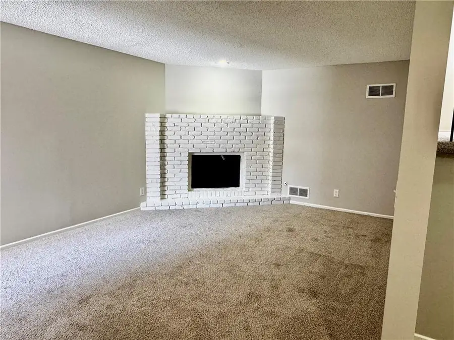 8240 NW Birch Lane, Kansas City, MO 64151 - Image #2