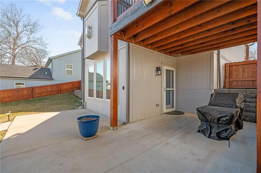 8465 Ottawa Street, De Soto, KS 66018 - #3