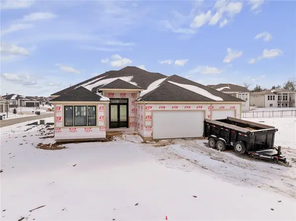 8996 Shady Bend Road, Lenexa, KS 66227